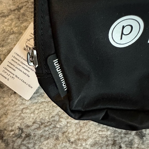 NWT PURE BARRE LULU EVERYWHERE BELT BAGS - Picture 3 of 5